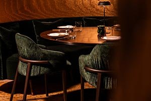 A FUSION OF ARCHITECTURE, ART AND THE ALCHEMY OF FIRE Strawfire redefines fine dining in Abu Dhabi, where design and gastronomy share the same flame.